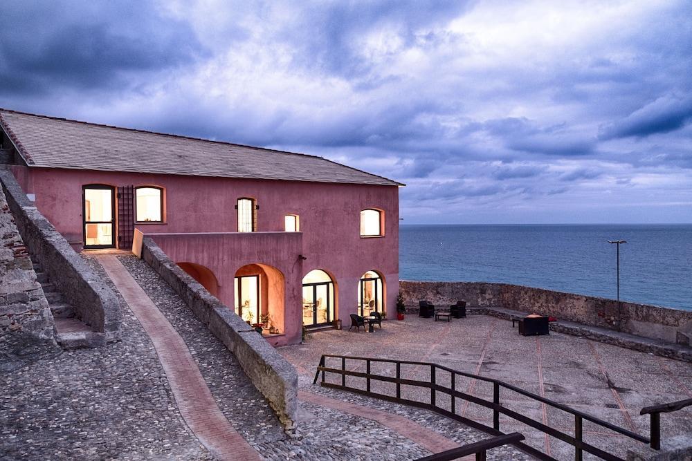 Locanda La Fortezza Финале Лигуре Экстерьер фото